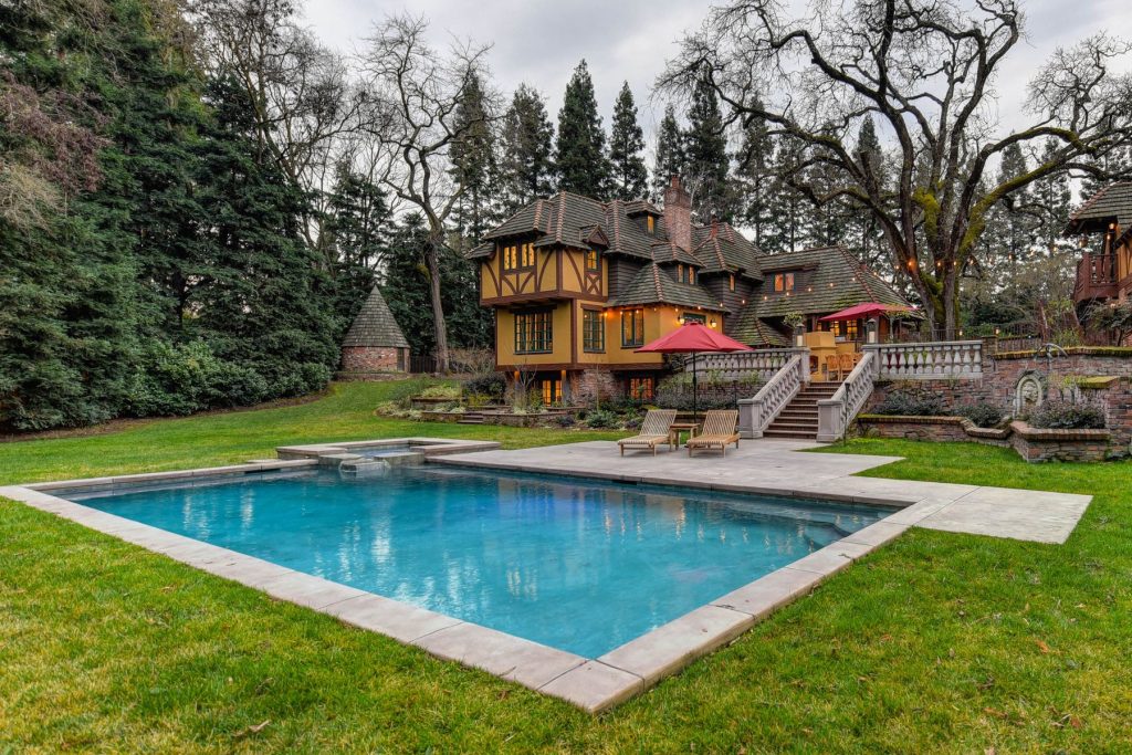 Luxury custom inground pool at a large Virginia home